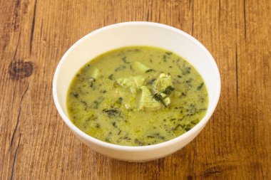 Tay geleneksel mutfağı - yeşil köri tavuk