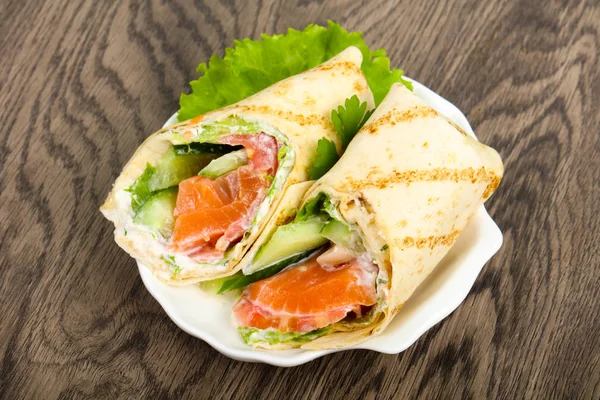 Panecillo Salmón Con Queso —  Fotos de Stock