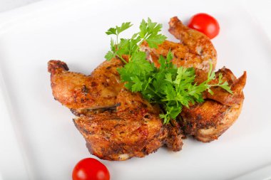 Maydanoz ile kavrulmuş tavuk
