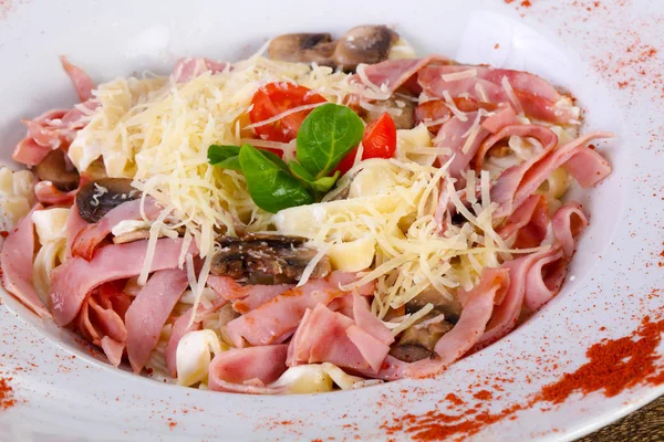 Pasta Con Jamón Champiñones — Foto de Stock