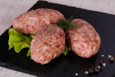 Çiğ Domuz pirzola - kıyılmış et