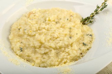 İtalyan mutfağı - mavi peynirli Risotto