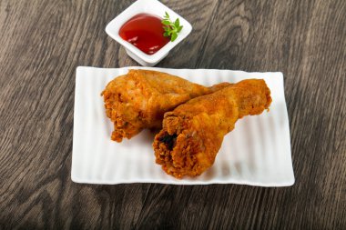 Ketçap ile çıtır tavuk budu