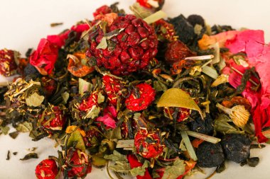 Aroma çay yığın meyve, meyveler ve otlar ile