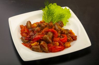 Beyaz plaka soslu tavuk Kalpler