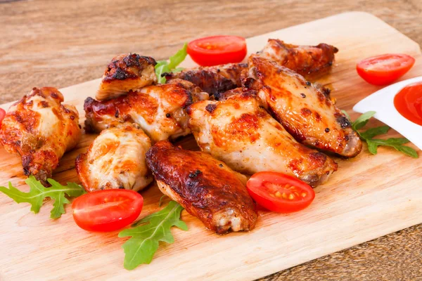 Alitas Pollo Asadas Con Salsa —  Fotos de Stock