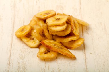 Kuru muz yongaları üzerinde ahşap arka plan