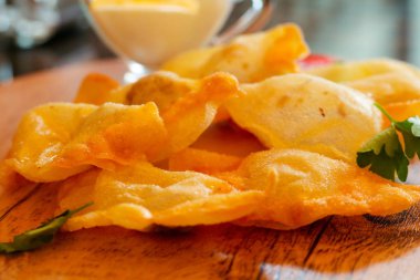 Et ve baharatlar ile Tatar pasta