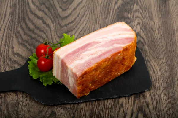 Bacon Cru Sur Fond Bois — Photo