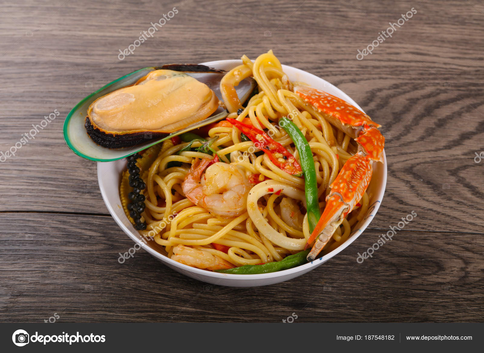 Seafood Spaghetti Mussels Crab Shrimp — Stock Photo © AndreySt 187548182