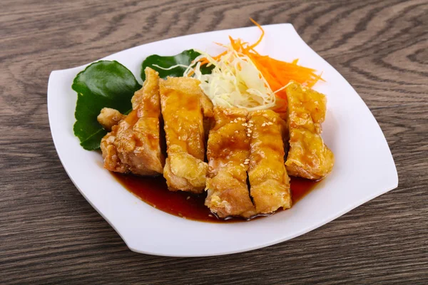日式烤鸡用 Sesam 种子和胡椒 — 图库照片