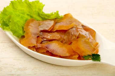 Füme yayın balığı fileto carpaccio