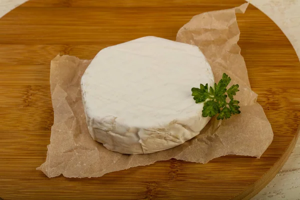 Camembert Sajt Petrezselyem Mint Fából Készült Háttér — Stock Fotó