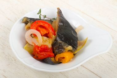 Buğulanmış sebze - patlıcan, domates, biber ve kabak