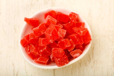 Kuru papaya yığın ahşap arka plan üzerinde