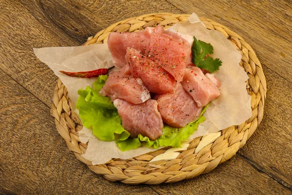 Trozos Cerdo Crudos Con Pimienta Sal Listos Para Cocinar —  Fotos de Stock