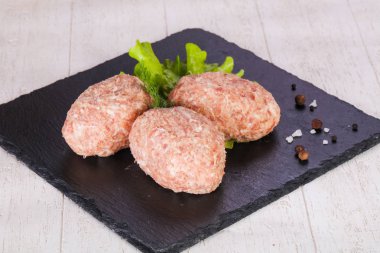 Çiğ Domuz pirzola - kıyılmış et