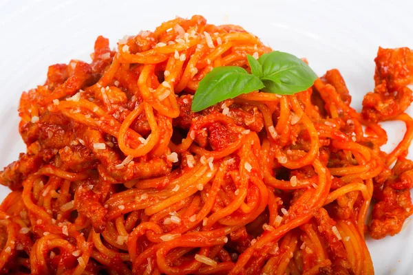 Pastas Boloñesas Con Albahaca —  Fotos de Stock