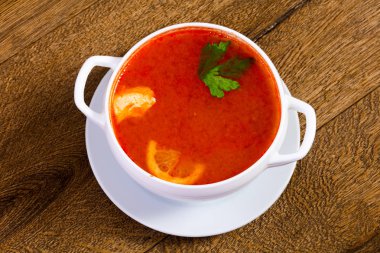 Rus Solyanka maydanoz çorbası