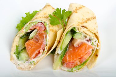 Somon ekmek rulo peynir ile