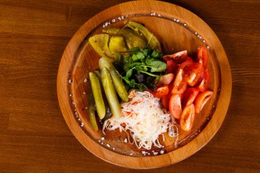 Turşu sebze salatalık ve lahana