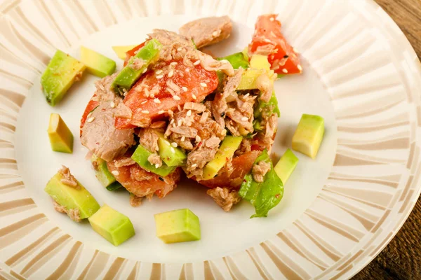 Ensalada Atún Aguacate Con Semillas Sésamo —  Fotos de Stock