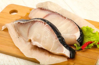 Ham sulu köpek balığı biftek ızgara için hazır