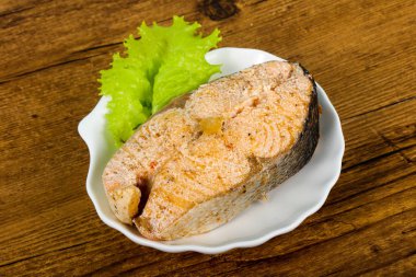 Kekik ile haşlanmış somon