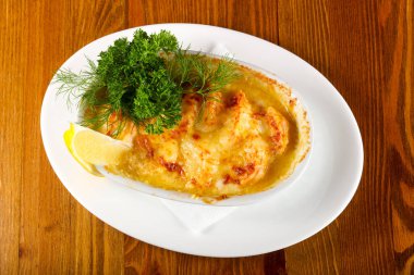 Karides ve peynir ile Cocotte