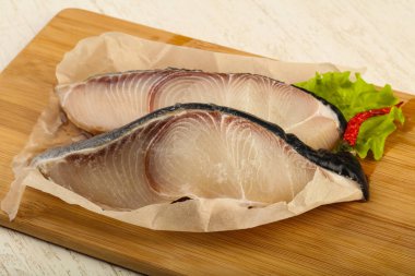 Ham sulu köpek balığı biftek ızgara için hazır