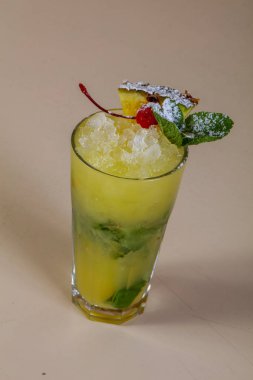 Mojito ananas ve nane ile