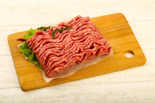 Carne Crua Carne Picada Com Tomilho Pimenta — Fotografia de Stock