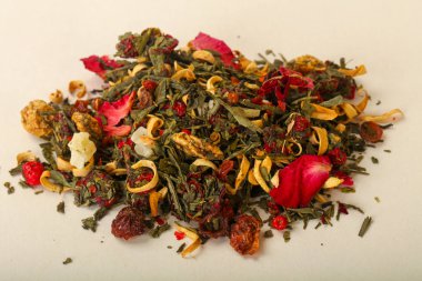 Aroma çay yığın meyve, meyveler ve otlar ile