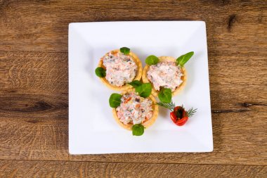 Rus salatası kanepe Ruccola hizmet