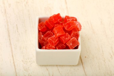 Kuru papaya yığın ahşap arka plan üzerinde