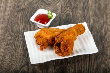 Ketçap ile çıtır tavuk budu