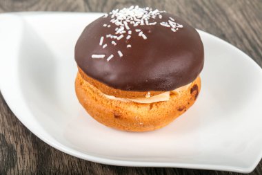 Bouchee kek çikolata ile