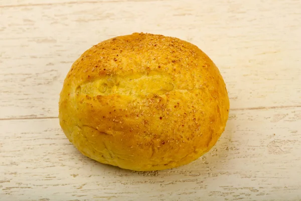 Pequeno Pão Para Pequeno Almoço Sobre Madeira — Fotografia de Stock