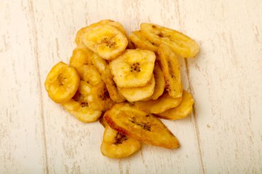 Kuru muz yongaları üzerinde ahşap arka plan