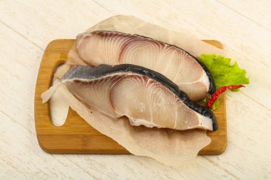 Ham sulu köpek balığı biftek ızgara için hazır