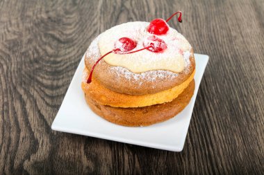 Kiraz ve shugar tozu ile gözleme