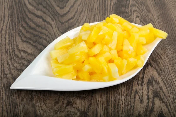 Canned pineapple in the bowl