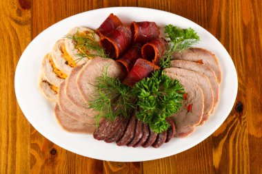 Et tabağı - dil, sığır eti, tavuk