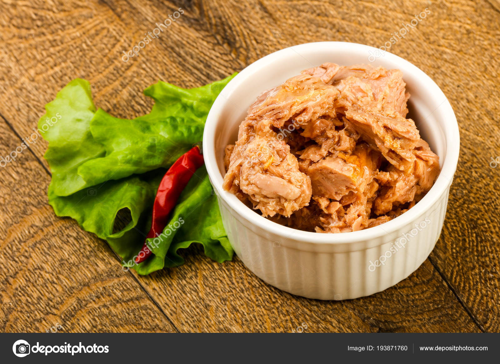 Canned Tuna Fish Bowl Ready Cooking Stock Photo by ©AndreySt 193871760
