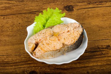 Kekik ile haşlanmış somon