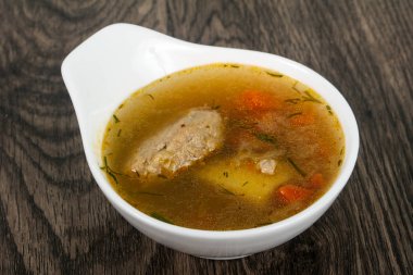 Köfte, patates ve havuç çorbası