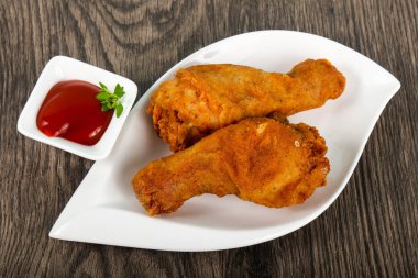 Ketçap ile çıtır tavuk budu