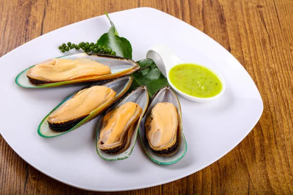 Mejillones Nueva Zelanda Plato Con Ajo —  Fotos de Stock