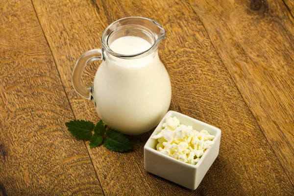 Queso Cabaña Bowl Con Leche — Foto de Stock