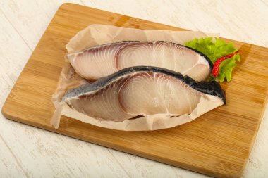 Ham sulu köpek balığı biftek ızgara için hazır